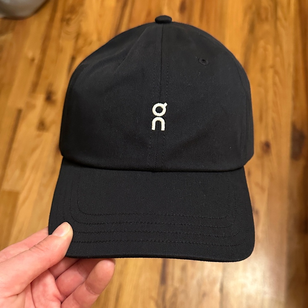 On Running Black Cap